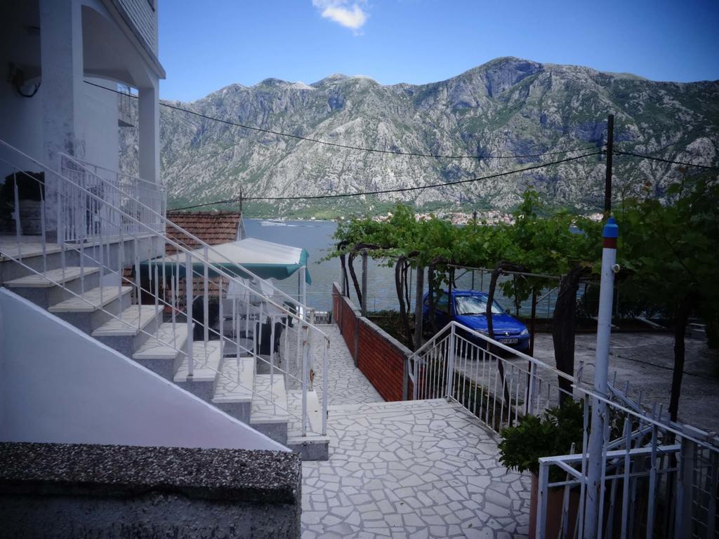 Seaside Apartments And Rooms Kotor Extérieur photo